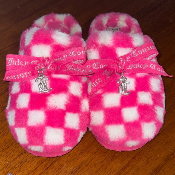 Juicy Couture Pink and White Checkered Slippers - Picture 1 of 5